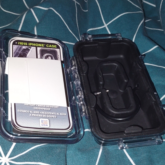 Pelican case for iphone 4 - Picture 3 of 4